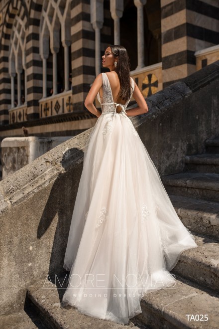 https://amore-novias.com/images/stories/virtuemart/product/TA025       (3).jpg